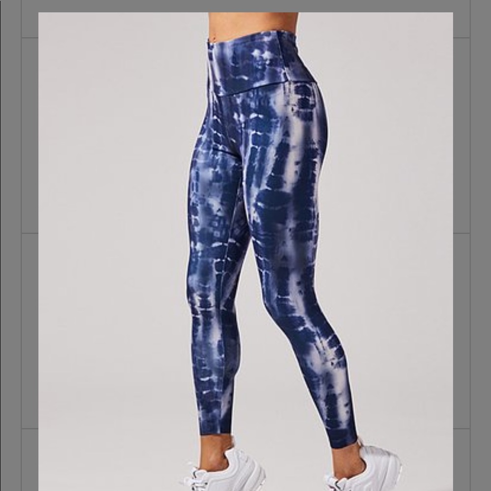 MPG Indigo Tie-Dye Strive Leggings